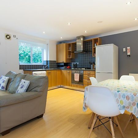 Апартаменты Rest & Recharge - Birley View Манчестер Экстерьер фото
